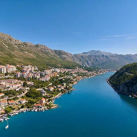 Villa Hedera Estate, Hedera X Mokošica