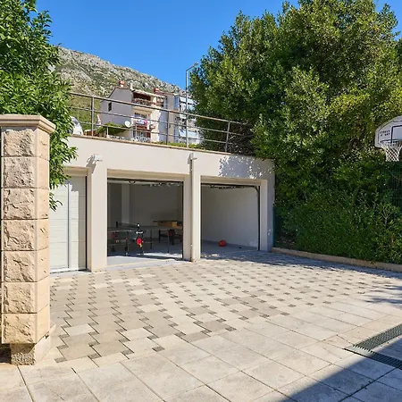 Villa Hedera Estate, Hedera X Mokošica