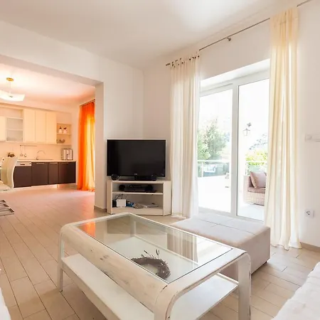 Villa Hedera Estate, Hedera X Mokošica