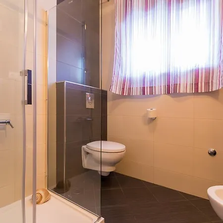 Villa Hedera Estate, Hedera X