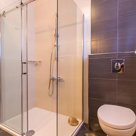 Villa Hedera Estate, Hedera X