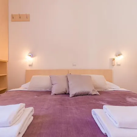 Hedera Estate, Hedera X