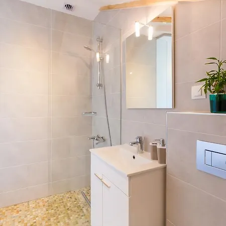 Hedera Estate, Hedera X