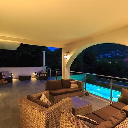 Villa Hedera Estate, Hedera X