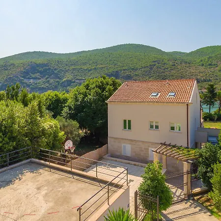 Hedera Estate, Hedera X Villa *