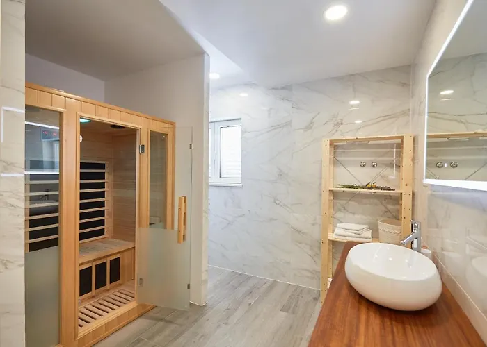 Villa Hedera Estate, Hedera X