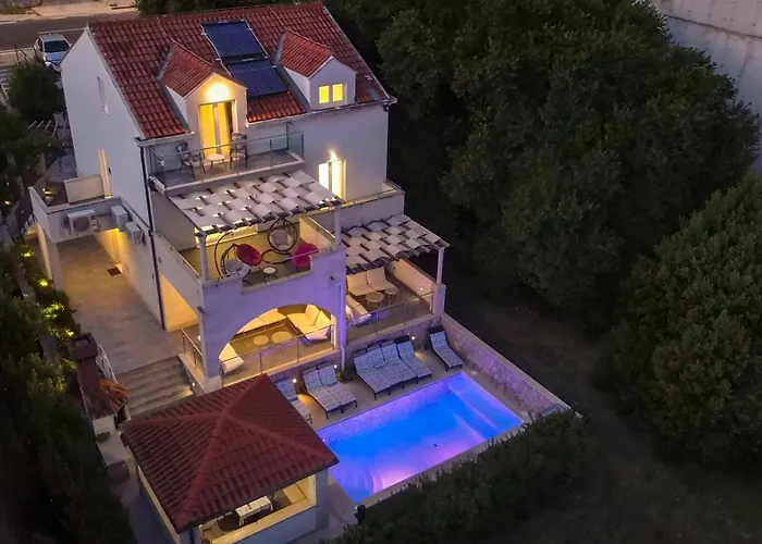 Hedera Estate, Hedera X *