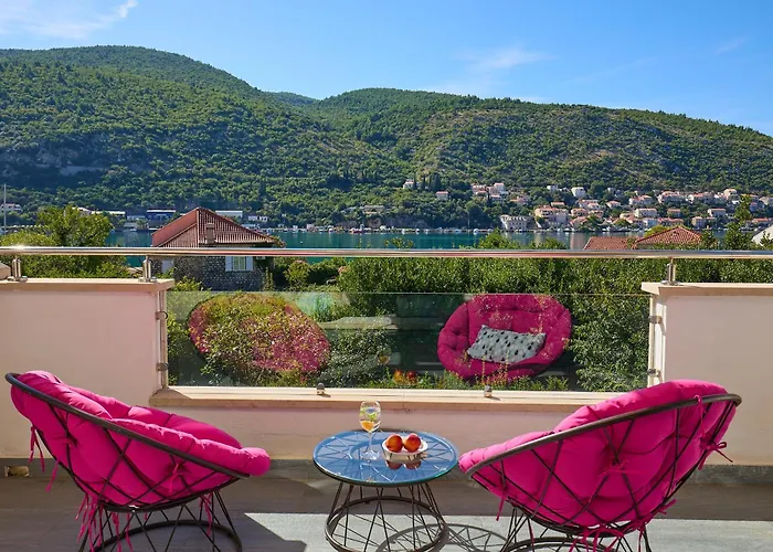 Villa Hedera Estate, Hedera X Mokošica