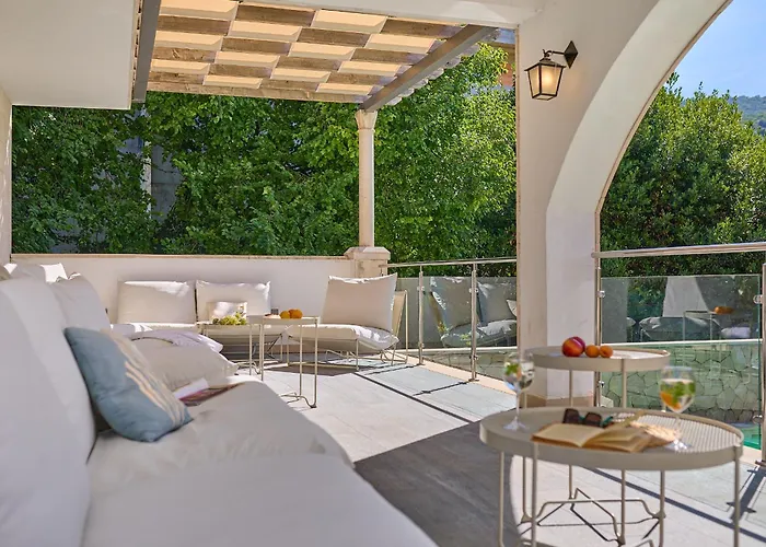 Hedera Estate, Hedera X *