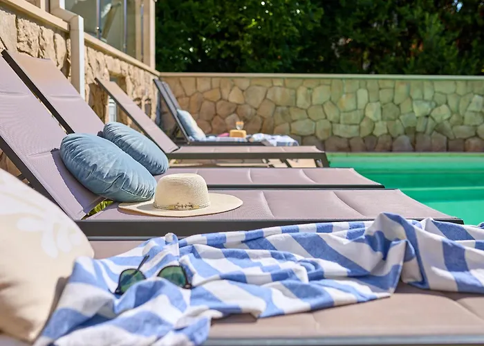 Hedera Estate, Hedera X * Mokošica