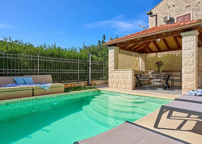 Villa Hedera Estate, Hedera X