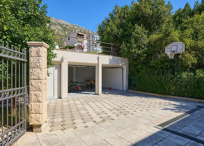 Villa Hedera Estate, Hedera X Mokošica