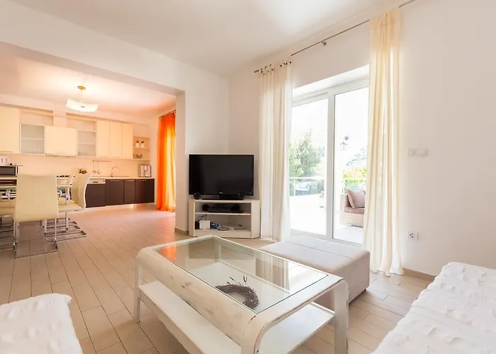 Villa Hedera Estate, Hedera X Mokošica