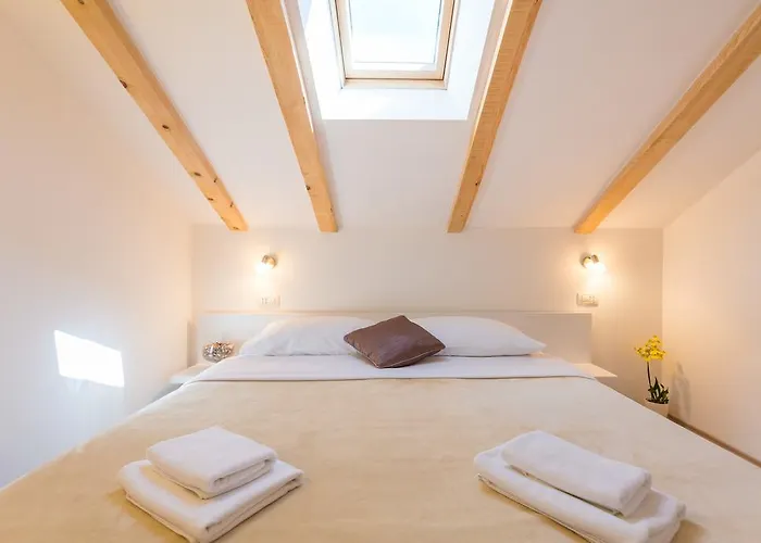 Hedera Estate, Hedera X Mokošica