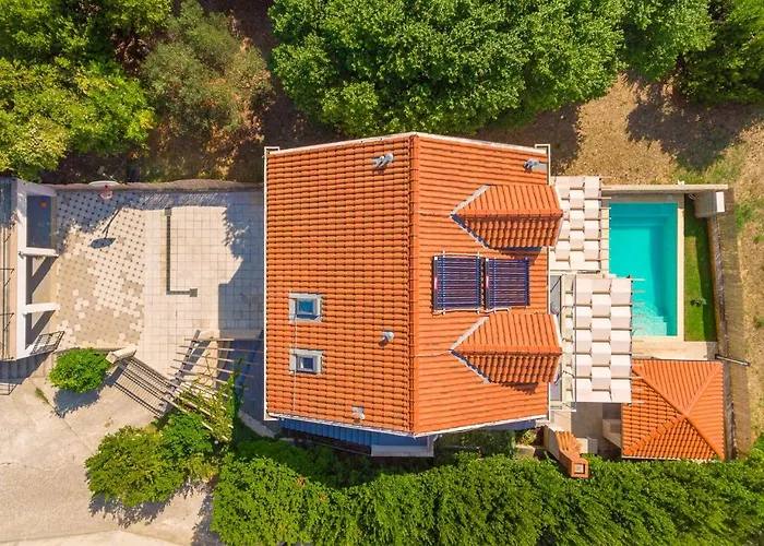 Hedera Estate, Hedera X וילה